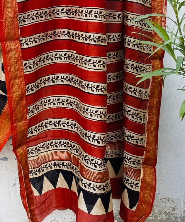 Royal Nizam Maheshwari Silk – Handblocked Dot Artistry